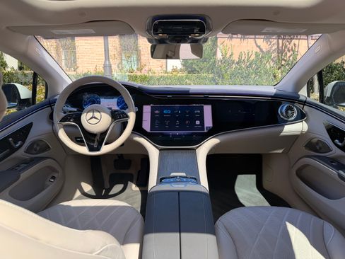 Used 2023 Mercedes-Benz EQS 580 4MATIC Sedan image 13