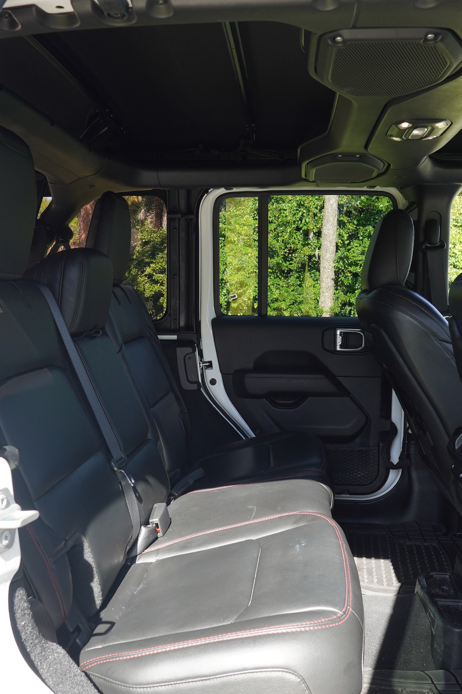 Used 2021 Jeep Wrangler Unlimited Rubicon AWD/4WD image 5