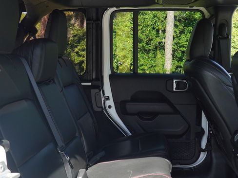 Used 2021 Jeep Wrangler Unlimited Rubicon AWD/4WD image 11