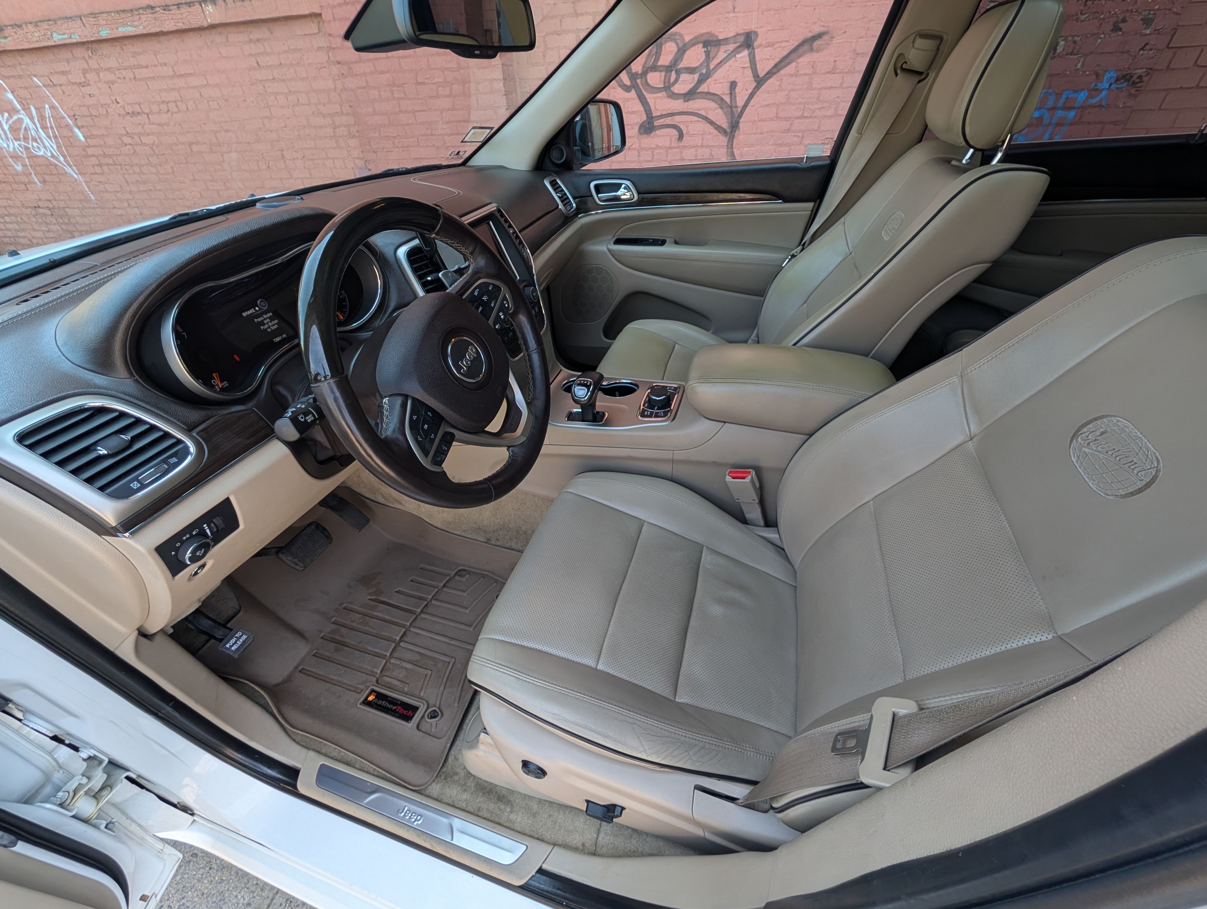 Used 2015 Jeep Grand Cherokee Overland w/ Advanced Technology Group AWD/4WD image 6