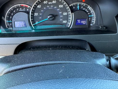 Used 2014 Toyota Camry XLE image 1