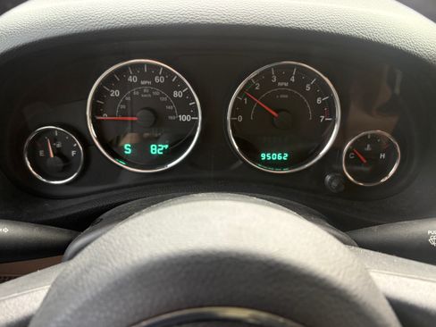 Used 2013 Jeep Wrangler Unlimited Sahara w/ Max Tow Pkg AWD/4WD image 11