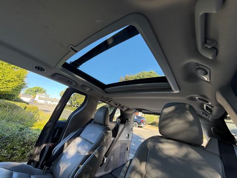 Used 2017 Toyota Sienna Limited image 15