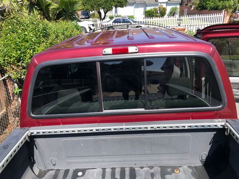 Used 2004 Ford F350 XL image 2