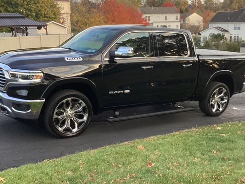 Used 2020 RAM 1500 Limited image 1