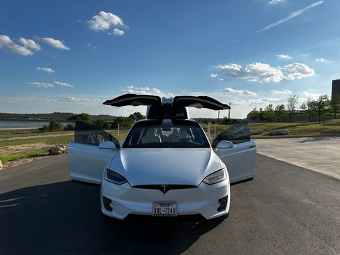 Used 2017 Tesla Model X P100D image 10