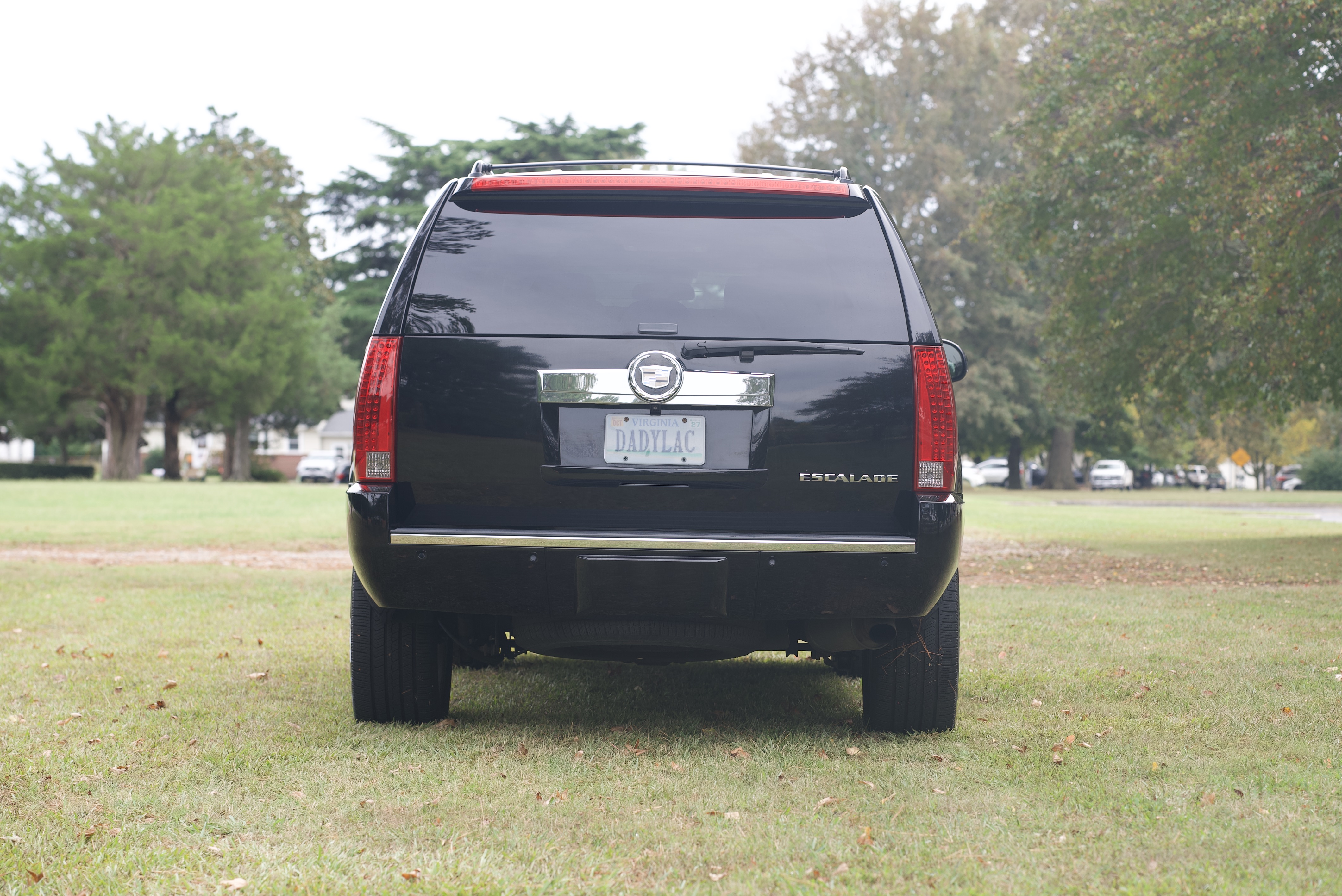 Used 2011 Cadillac Escalade Premium AWD/4WD image 9