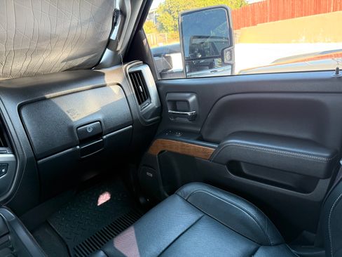 Used 2017 Chevrolet Silverado 2500 LTZ w/ Duramax Plus Package image 11