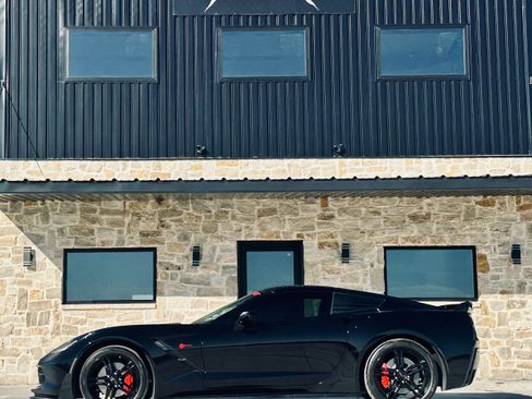 Used 2016 Chevrolet Corvette Stingray Coupe w/ Battery Protection Package RWD image 4