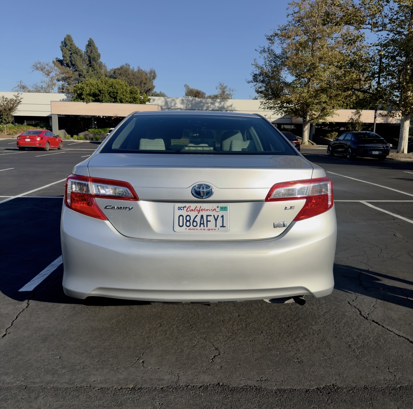 Used 2014 Toyota Camry LE FWD image 1