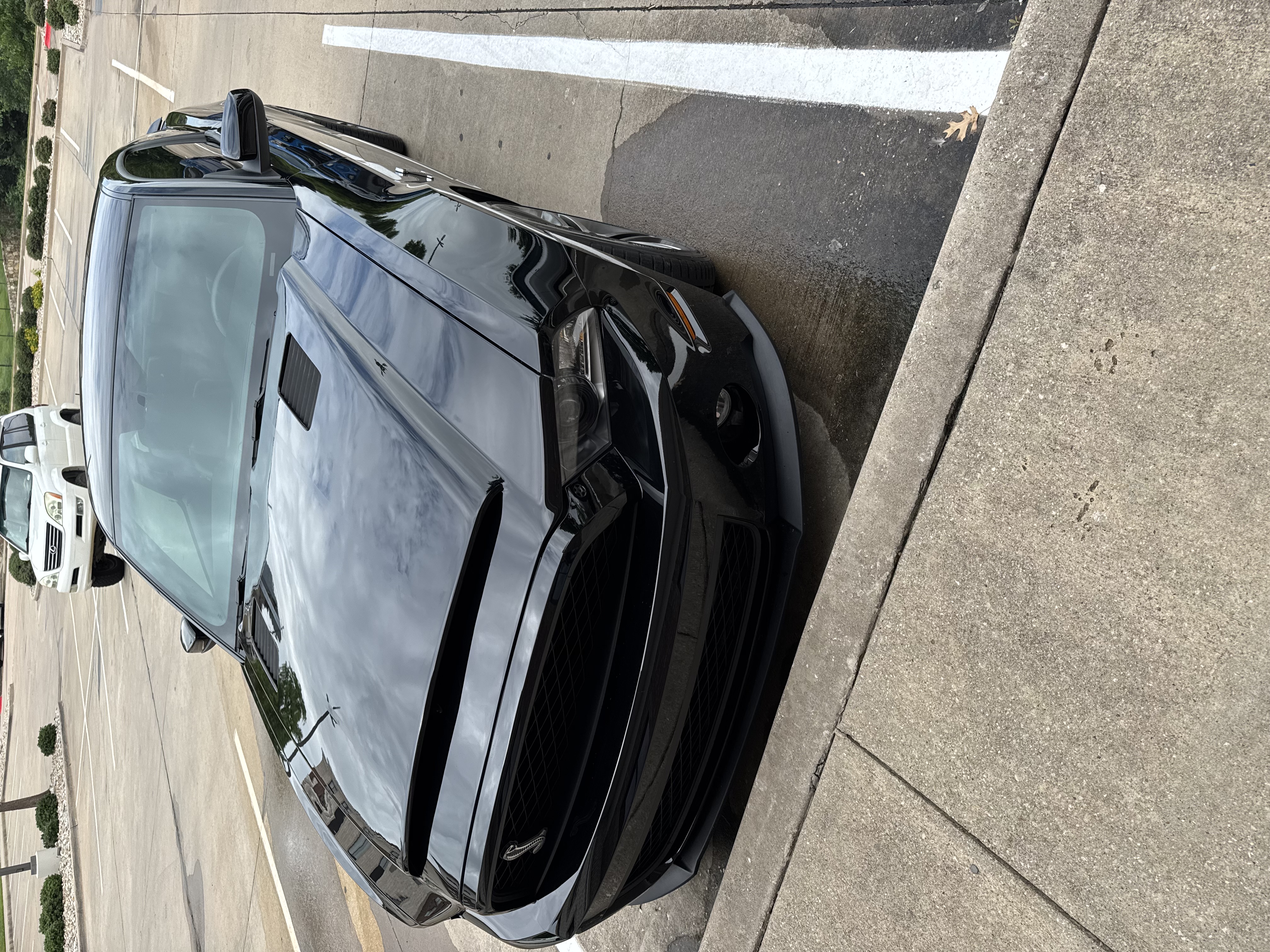 Used 2010 Ford Mustang Shelby GT500 RWD image 2
