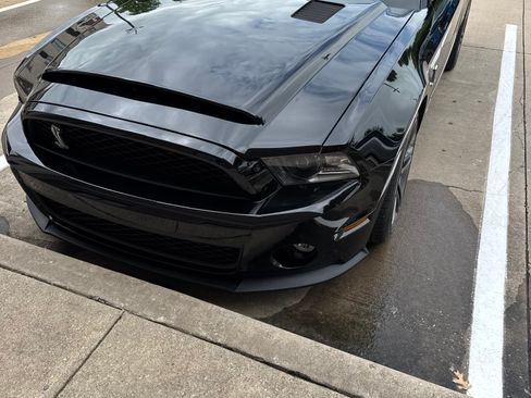Used 2010 Ford Mustang Shelby GT500 RWD image 2