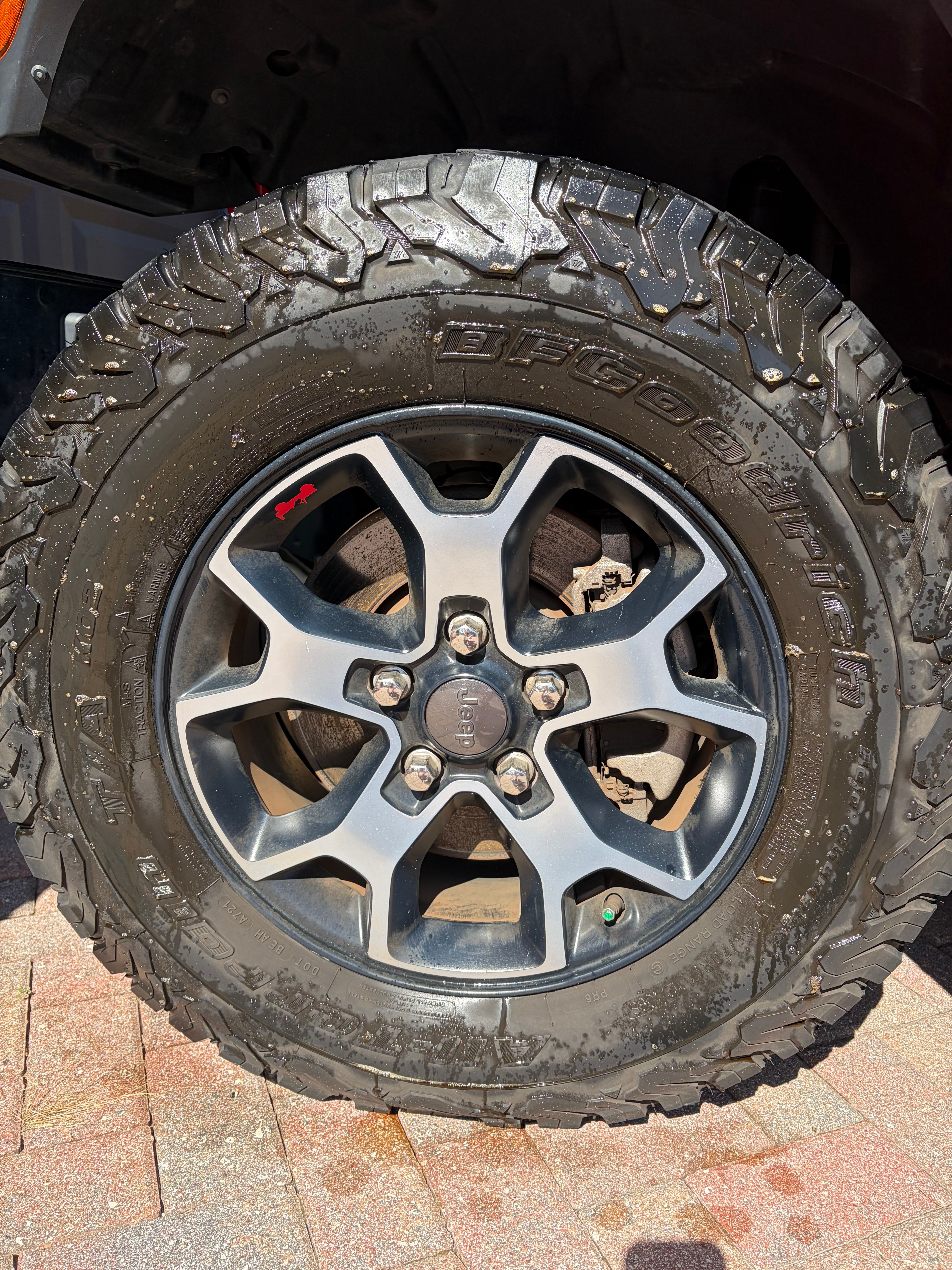 Used 2020 Jeep Wrangler Unlimited Sahara AWD/4WD image 14