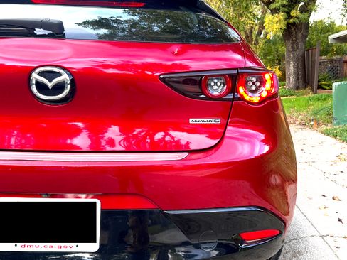 Used 2020 MAZDA MAZDA3 Hatchback w/ Preferred Package image 10