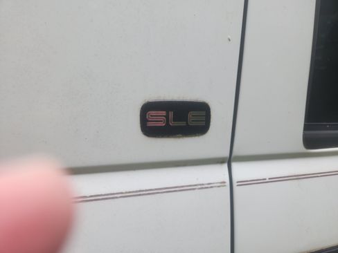 Used 1998 GMC Suburban 2WD w/ Marketing Opt Pkg 2 image 6