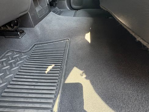 Used 2019 Chevrolet Silverado 2500 LT AWD/4WD image 26