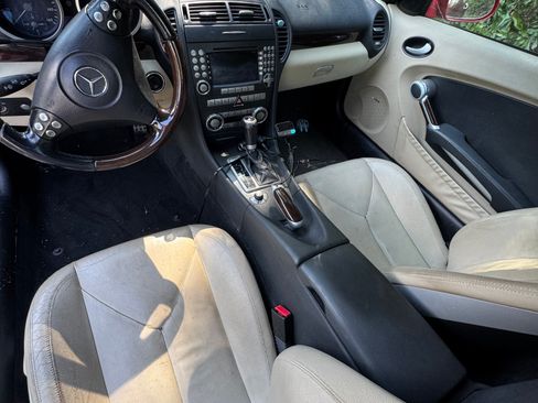 Used 2005 Mercedes-Benz SLK 350 image 2