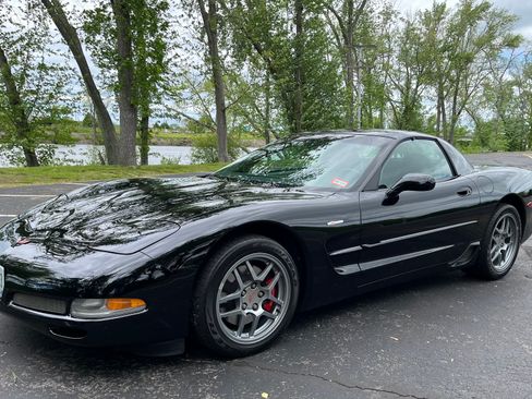 Used 2001 Chevrolet Corvette Z06 w/ Memory Pkg image 1