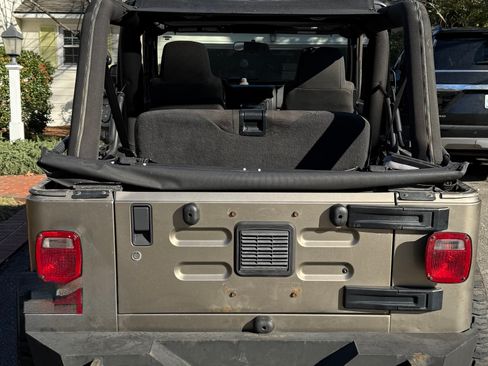 Used 2004 Jeep Wrangler 4WD image 13