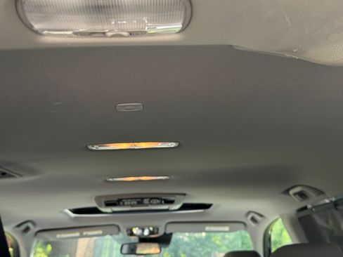 Used 2018 Honda Pilot Touring image 11