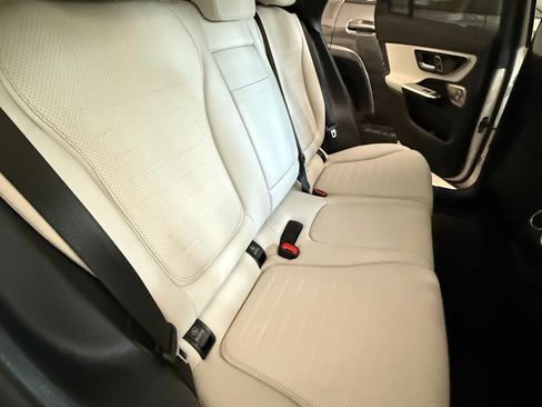 Used 2023 Mercedes-Benz GLC 300 4MATIC image 11