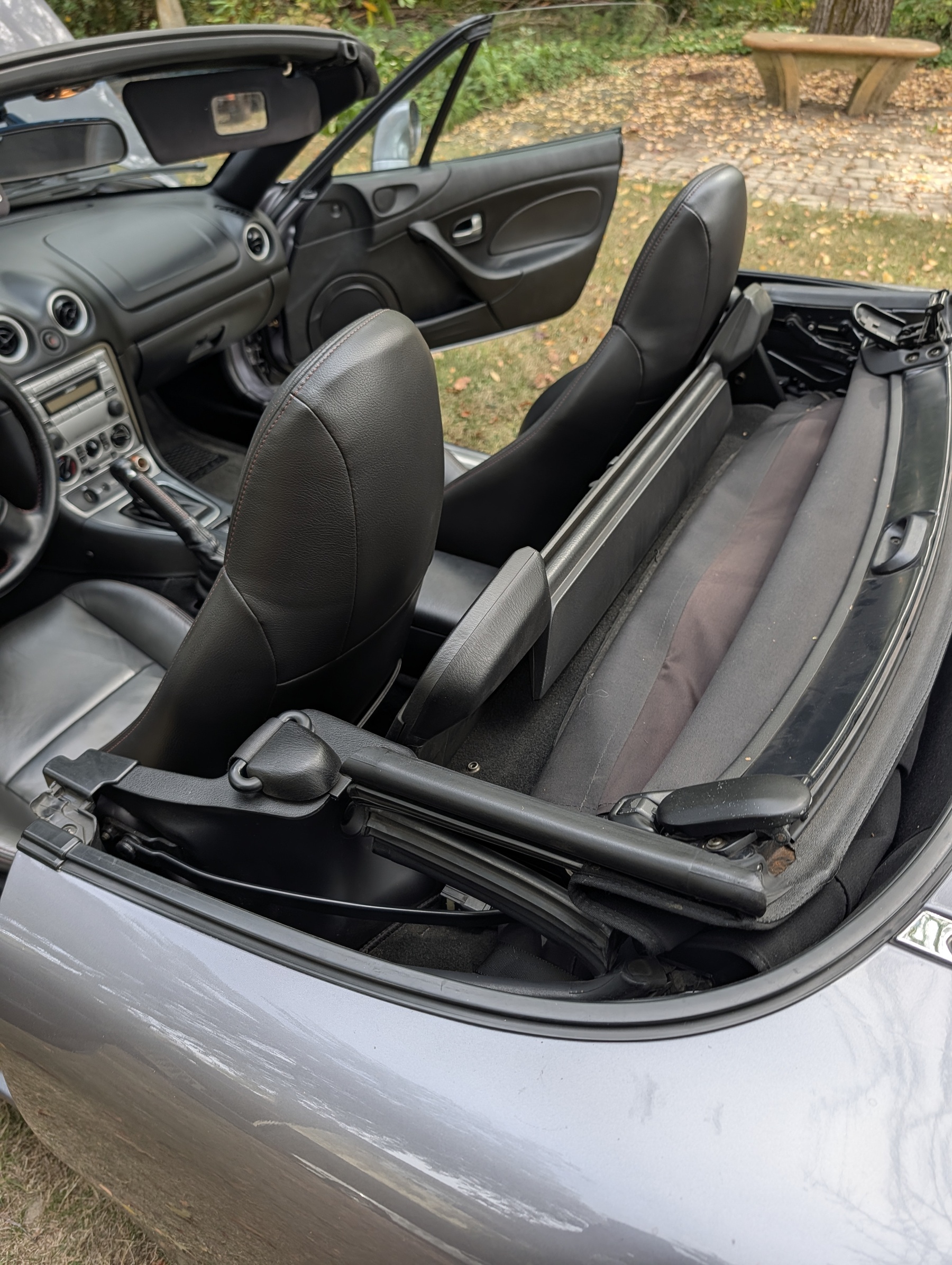 Used 2004 MAZDA MX-5 Miata MAZDASPEED RWD image 12