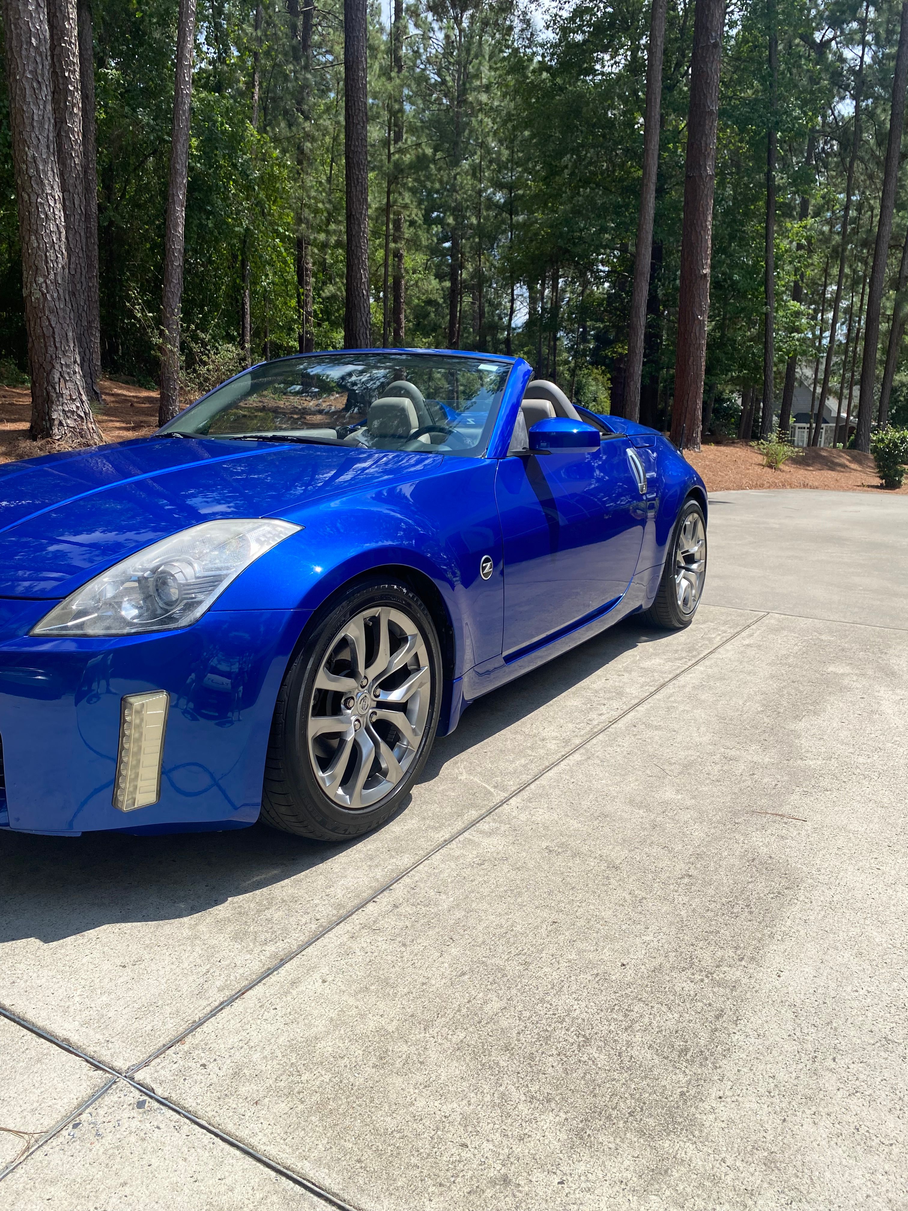 Used 2005 Nissan 350Z Touring RWD image 16