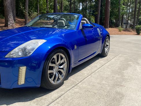 Used 2005 Nissan 350Z Touring RWD image 16