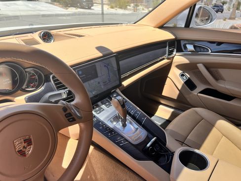 Used 2014 Porsche Panamera image 15