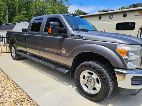 Used 2014 Ford F350 XLT w/ XLT Interior Package image 10