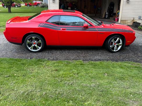 Used 2009 Dodge Challenger R/T RWD image 10