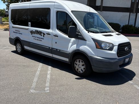 Used 2018 Ford Transit 150 148 Medium Roof image 4
