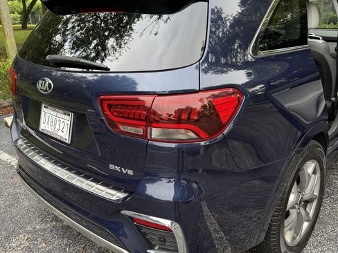 Used 2019 Kia Sorento SX image 8
