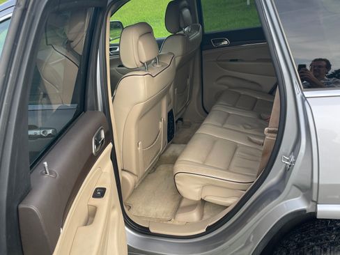 Used 2015 Jeep Grand Cherokee Overland w/ Advanced Technology Group image 5