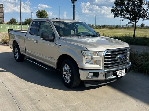 Used 2017 Ford F150 XLT w/ Equipment Group 301A Mid RWD image 3