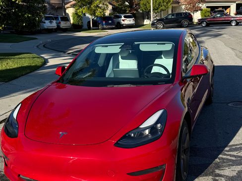 Used 2022 Tesla Model 3 image 2