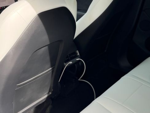 Used 2023 Tesla Model Y AWD image 12