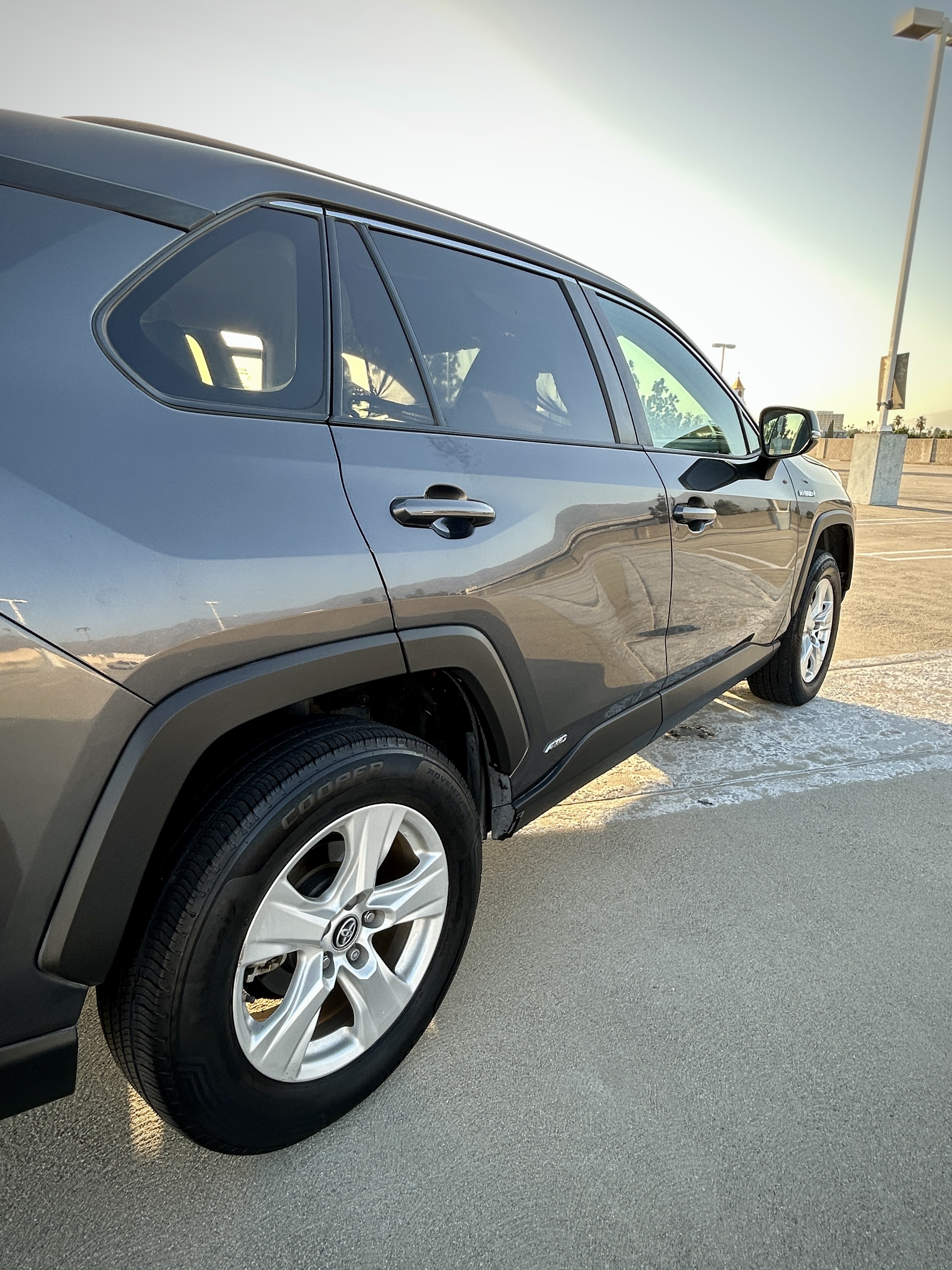 Used 2019 Toyota RAV4 LE AWD/4WD image 20