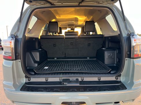 Used 2022 Toyota 4Runner TRD Sport w/ Technology Package image 12