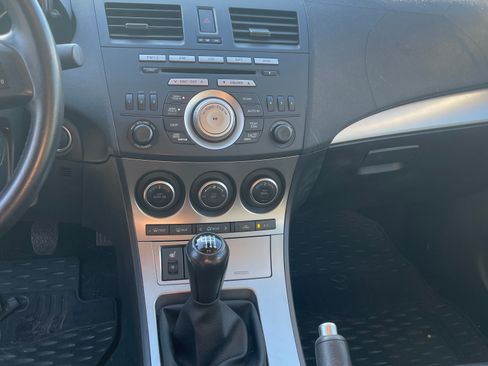 Used 2010 MAZDA MAZDA3 s Grand Touring image 19