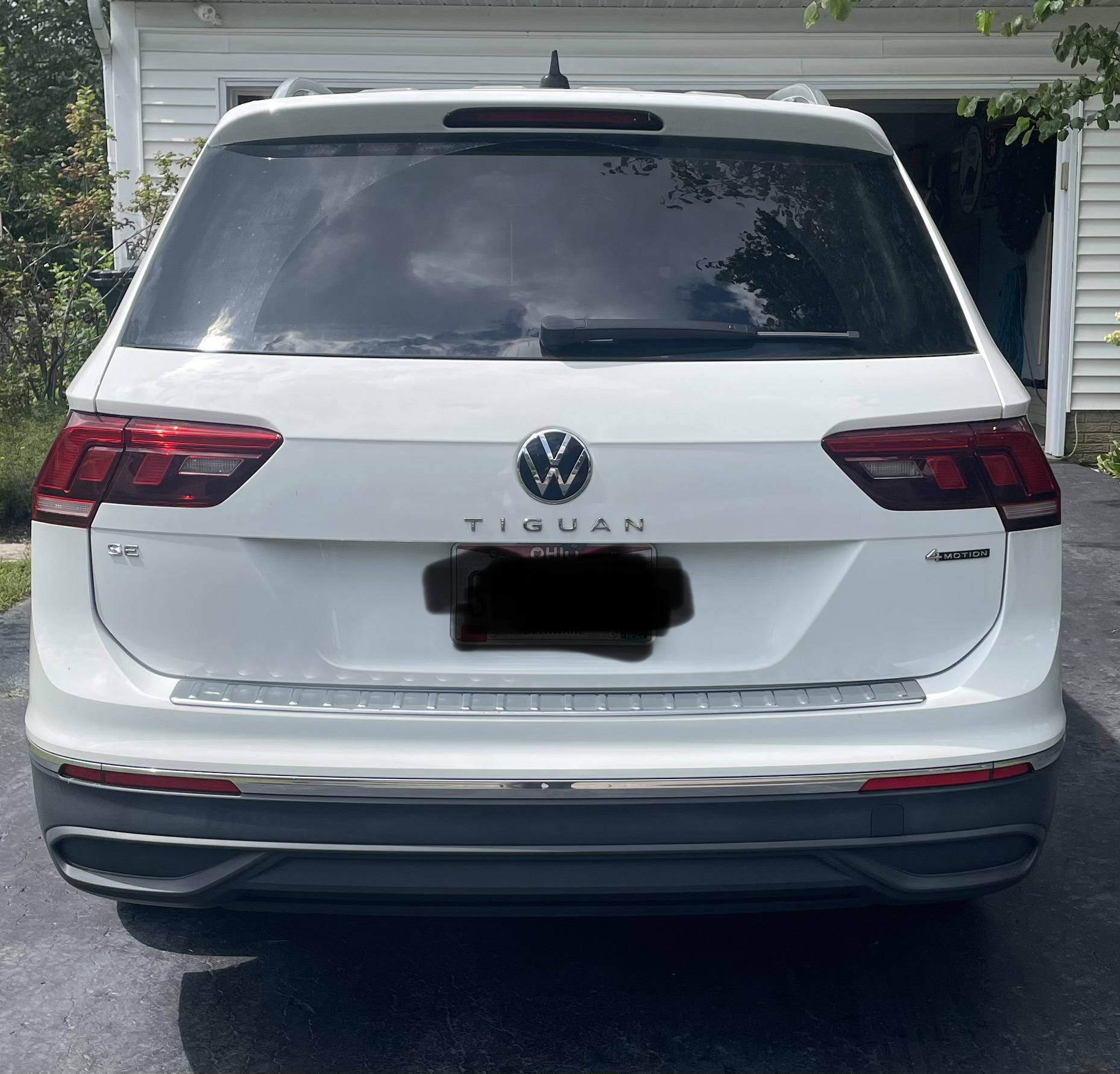Used 2022 Volkswagen Tiguan SE AWD/4WD image 2