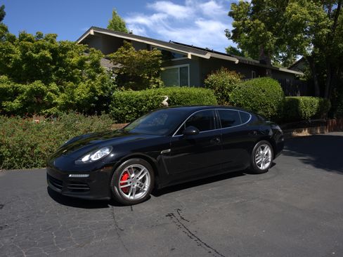 Used 2014 Porsche Panamera S RWD image 1