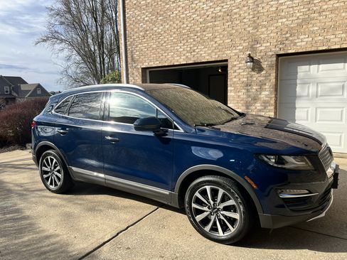 Used 2019 Lincoln MKC Reserve w/ MKC Climate Package image 2