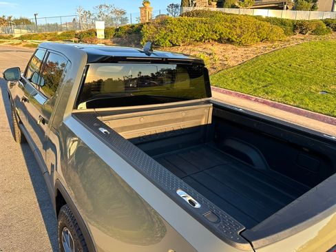 Used 2023 Rivian R1T Launch Edition image 13