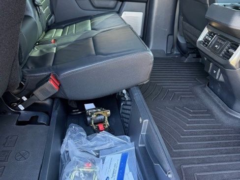 Used 2024 Ford F250 Platinum image 13