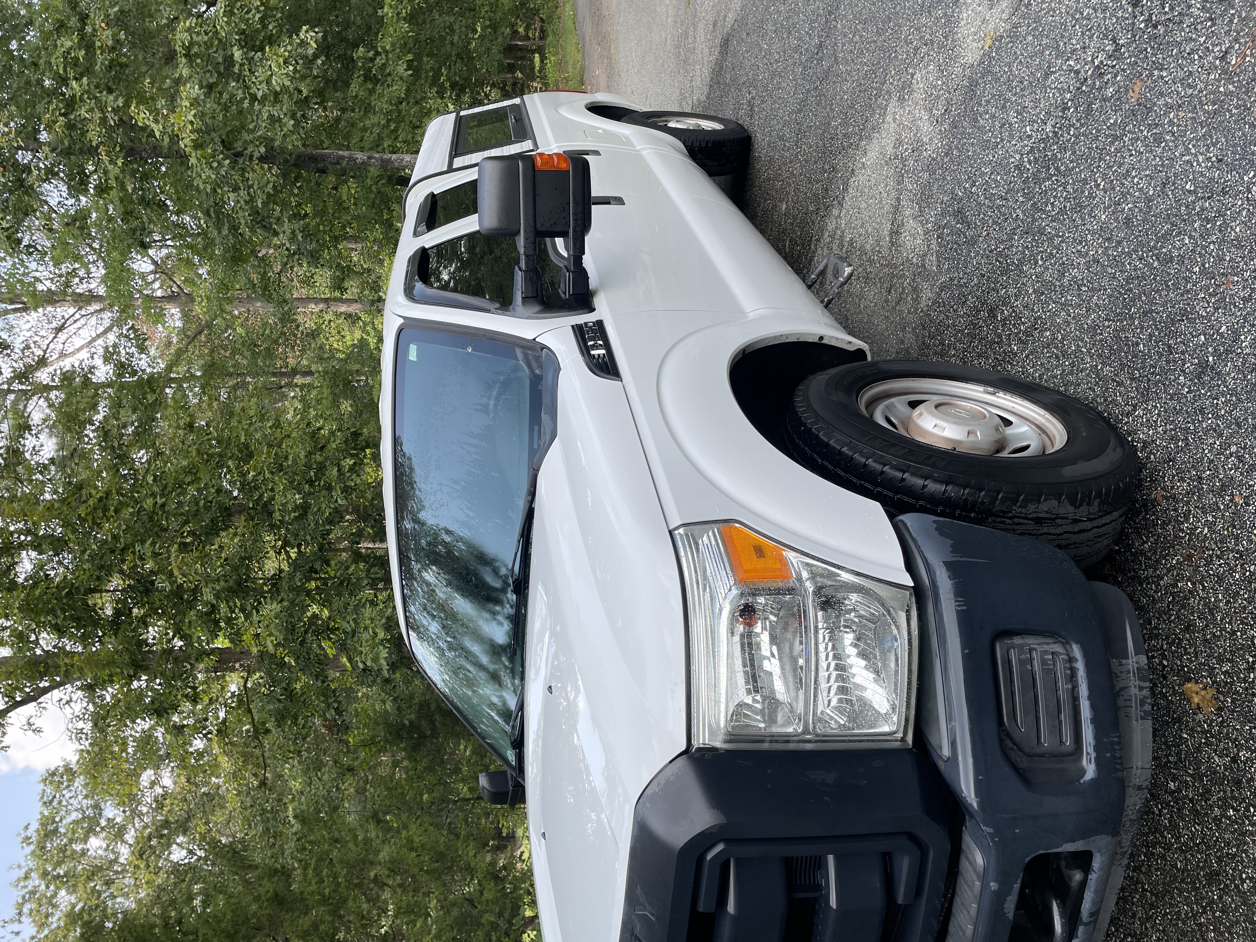 Used 2016 Ford F250 XL w/ Power Equipment Group RWD image 4