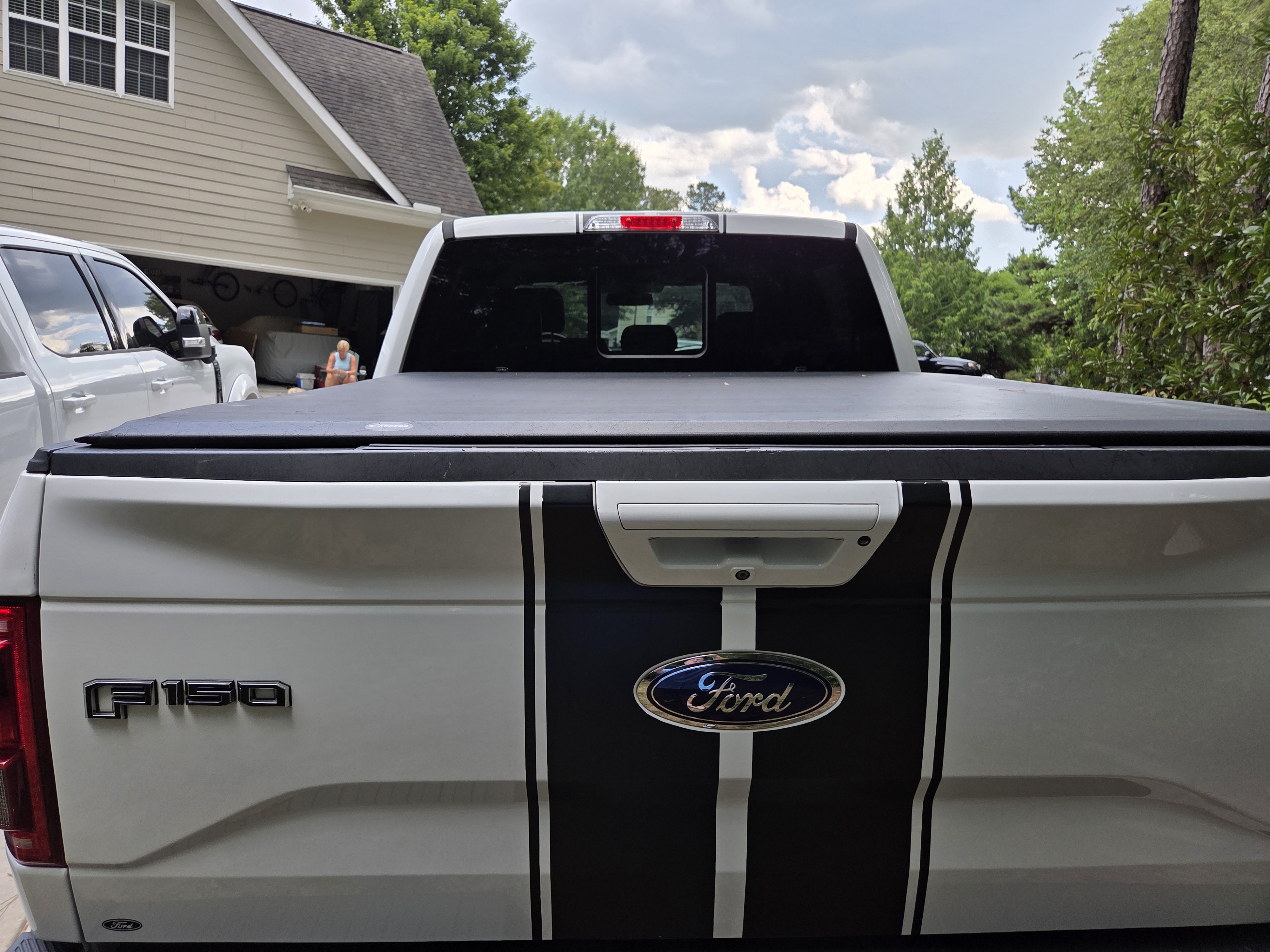 Used 2015 Ford F150 Lariat w/ Equipment Group 502A Luxury AWD/4WD image 12