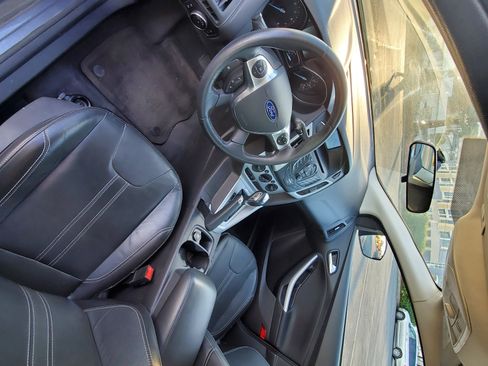 Used 2014 Ford Focus SE w/ Equipment Group 201A image 11