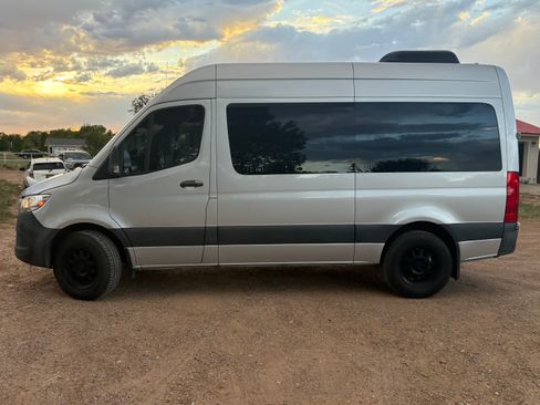 Used 2021 Mercedes-Benz Sprinter 1500 image 4