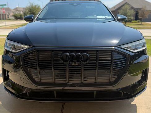 Used 2022 Audi e-tron Premium Plus w/ Premium Plus Package AWD/4WD image 1